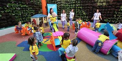 A Los Pies De La Cordillera